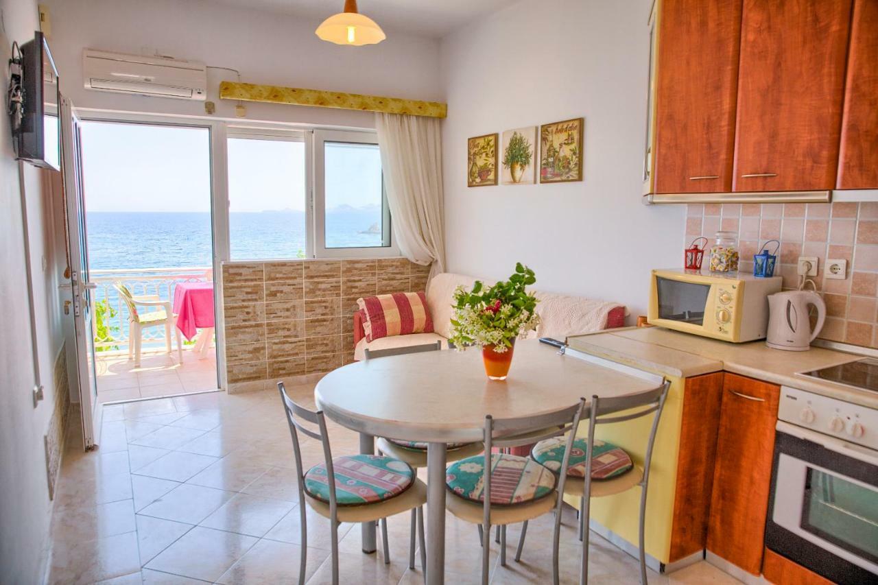 Chara'S Sea View House Apartamento Haraki Exterior foto