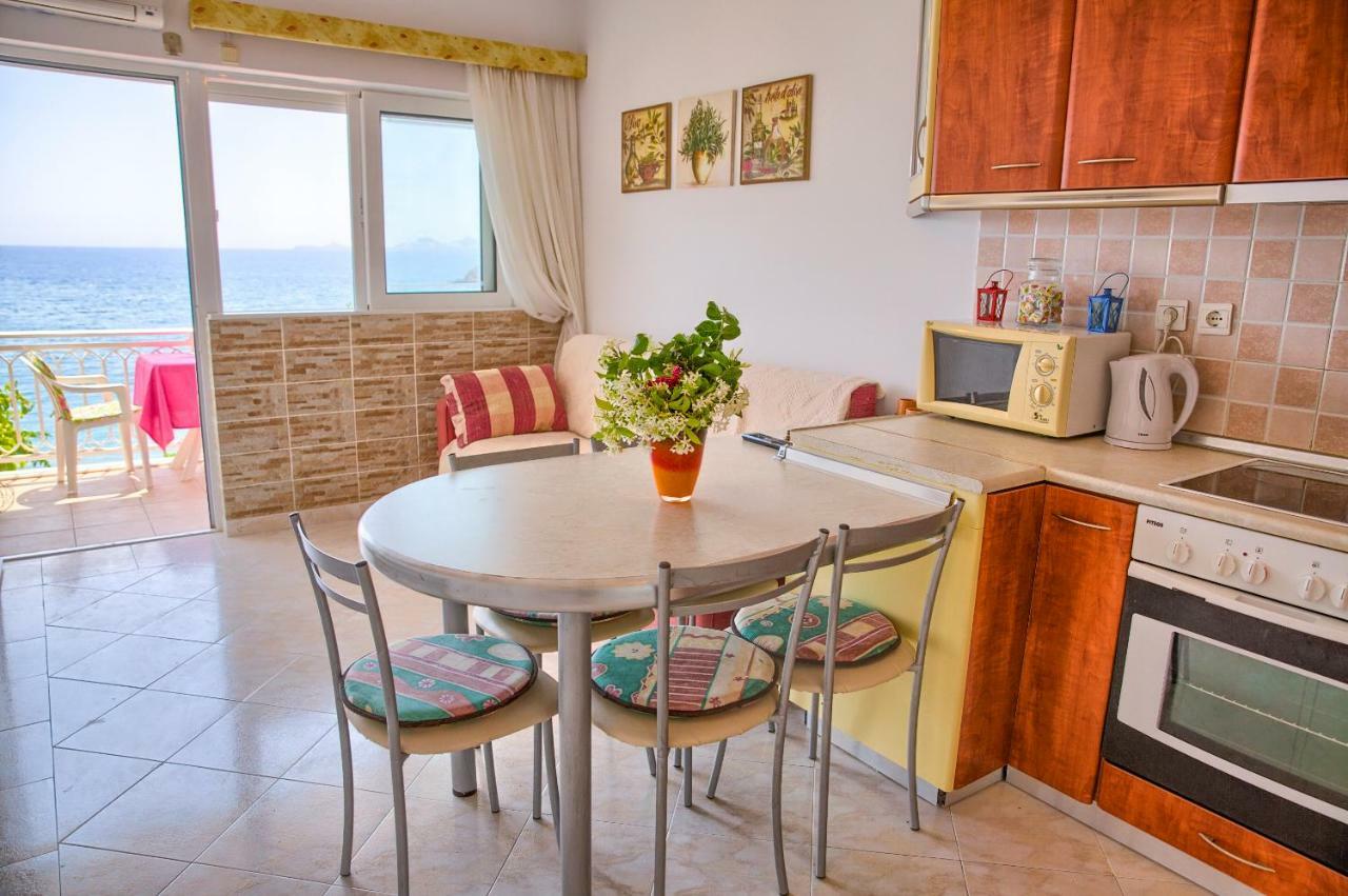 Chara'S Sea View House Apartamento Haraki Exterior foto